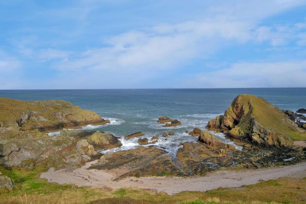 Cliff Top Cottage With Sea Views Portknockie Екстериор снимка