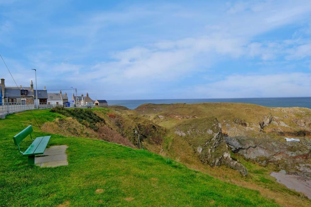 Cliff Top Cottage With Sea Views Portknockie Екстериор снимка